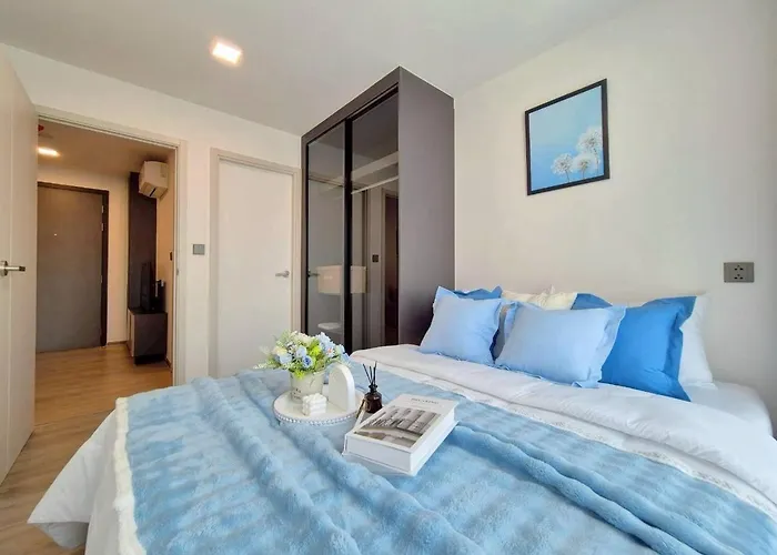 A Calm With Pool & Private Balcony Lejlighed *